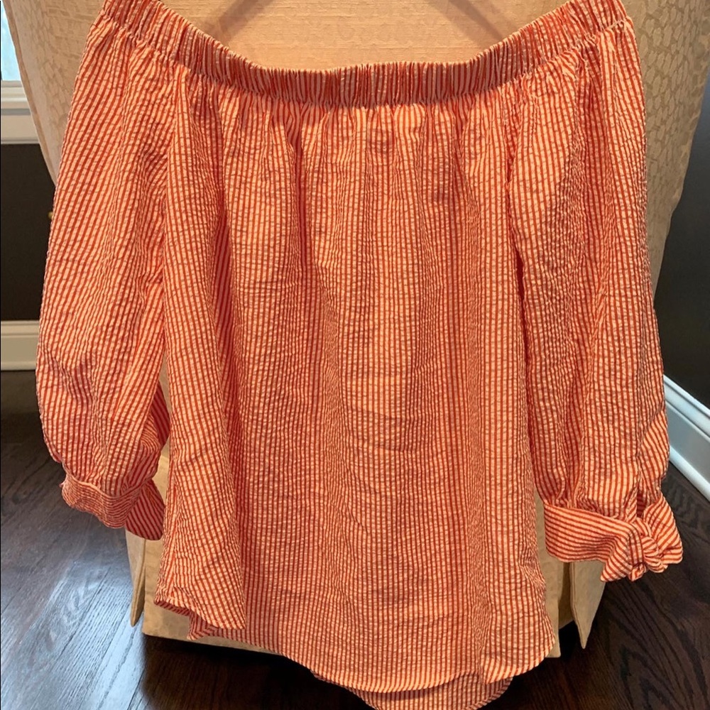 Off the shoulder searsucker top!